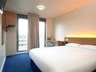 фото отеля Travelodge Camberley Central
