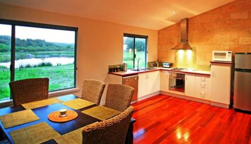 фото отеля Acacia Chalets Margaret River