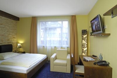 фото отеля Hotel Am Schillerpark Esslingen am Neckar