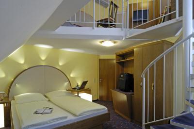 фото отеля Hotel Am Schillerpark Esslingen am Neckar