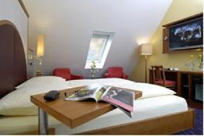 фото отеля Hotel Am Schillerpark Esslingen am Neckar