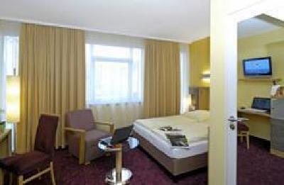 фото отеля Hotel Am Schillerpark Esslingen am Neckar