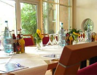 фото отеля Hotel Am Schillerpark Esslingen am Neckar