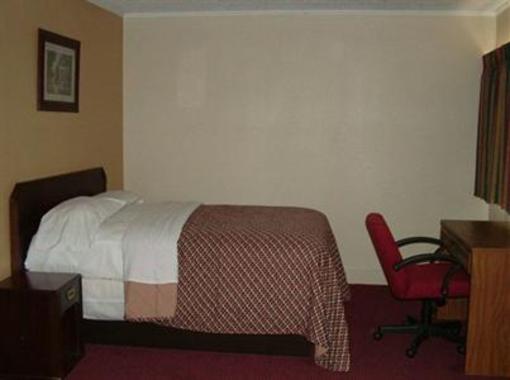 фото отеля Budget Inn Monroe