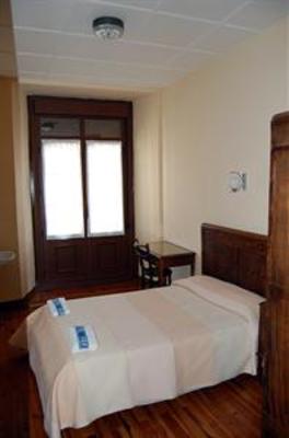 фото отеля Hostal Paris Jaca