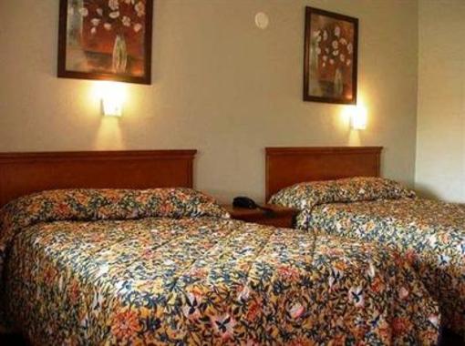 фото отеля Red Carpet Inn Virginia Beach
