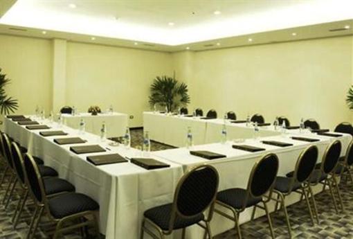 фото отеля Hotel Land Plaza Bahia Blanca