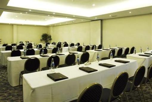 фото отеля Hotel Land Plaza Bahia Blanca
