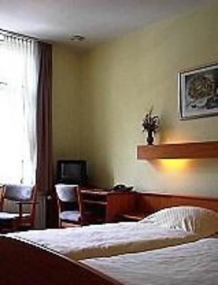 фото отеля Hotel Goldener Engel Aerzen