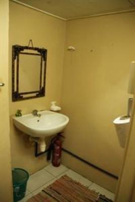 фото отеля Sea View Sandakan Budget & Backpackers Hotel