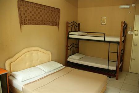 фото отеля Sea View Sandakan Budget & Backpackers Hotel
