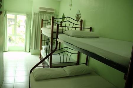 фото отеля Sea View Sandakan Budget & Backpackers Hotel