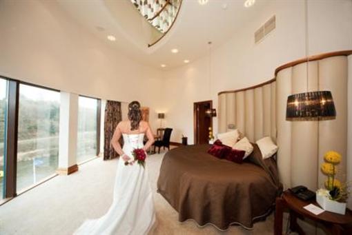 фото отеля Riverside Park Hotel Macroom