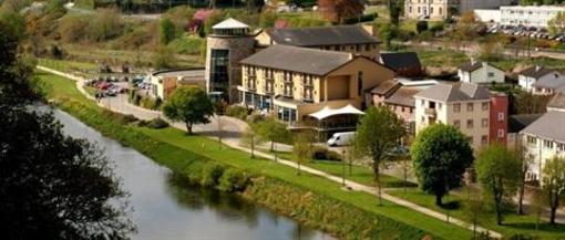 фото отеля Riverside Park Hotel Macroom