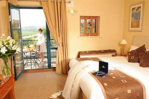 фото отеля Riverside Park Hotel Macroom