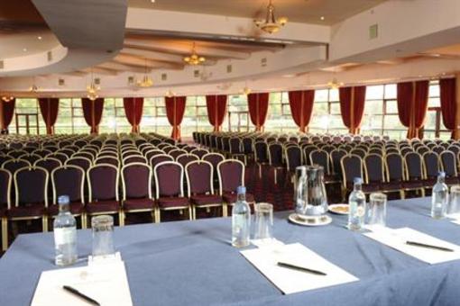 фото отеля Riverside Park Hotel Macroom