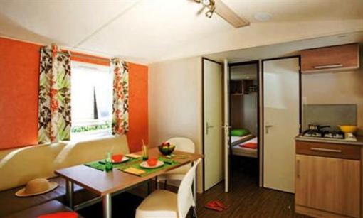 фото отеля Camping Le Mas Bungalows Les Eyzies-de-Tayac-Sireuil