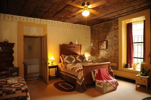 фото отеля Jailer's Inn Bed and Breakfast