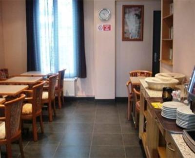 фото отеля Hotel Moderne Nanterre