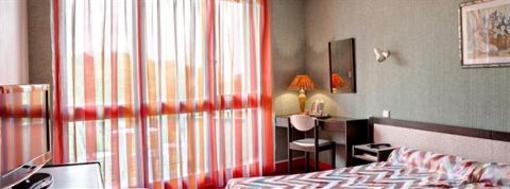 фото отеля Hotel Du Lac Lacapelle Viescamp