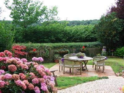фото отеля Burnells Gardens Bed and Breakfast Minehead
