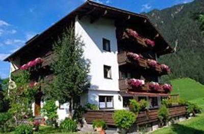 фото отеля Apart Garni Alpevita Guesthouse Mayrhofen