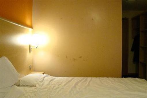 фото отеля Travelodge Kingston Upon Thames Hotel London