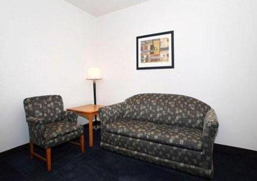 фото отеля Comfort Inn & Suites German Church Road