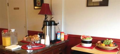 фото отеля Vinehurst Inn & Suites