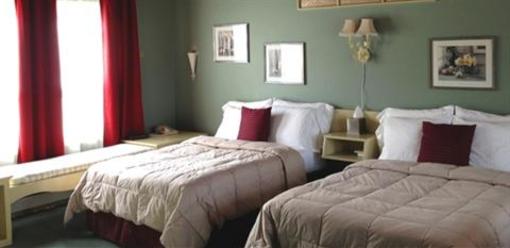 фото отеля Vinehurst Inn & Suites