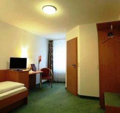 фото отеля Hotel Zum Amtsstüble Mosbach