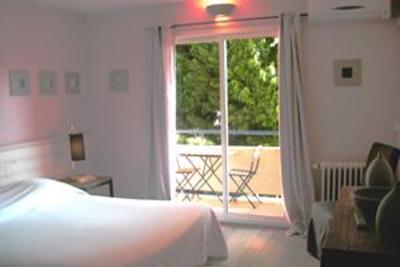 фото отеля Hotel L'Orangeraie Le Lavandou