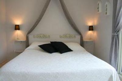 фото отеля Hotel L'Orangeraie Le Lavandou