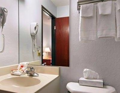 фото отеля Super 8 Motel Auburn (Indiana)