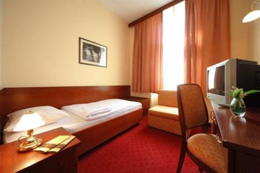 фото отеля Central Hotel Osijek
