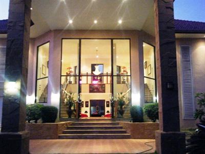 фото отеля Mukdahan Manor B&B