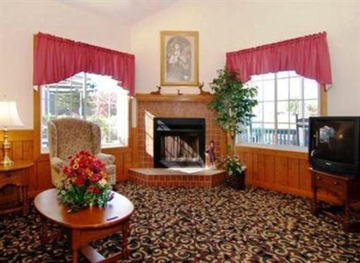 фото отеля Econo Lodge Inn and Suites Dickson