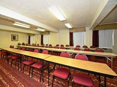 фото отеля Super 8 Motel Wetaskiwin