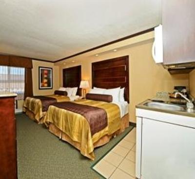 фото отеля Super 8 Motel Wetaskiwin