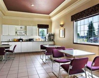 фото отеля Super 8 Motel Wetaskiwin