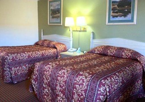 фото отеля Econo Lodge Sequoia Area