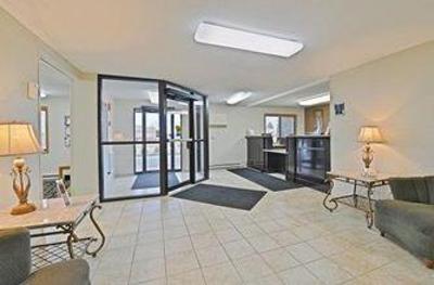 фото отеля Americas Best Value Inn & Suites Bismarck