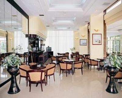 фото отеля Hotel Grand Albatros