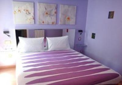 фото отеля Hostal Rrco Iris