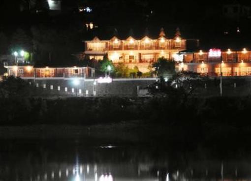 фото отеля Neelesh Inn Bhimtal
