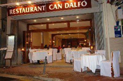 фото отеля Hostal Dalfo Torroella de Montgri