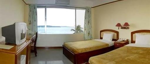 фото отеля New Beach Hotel and Restaurant