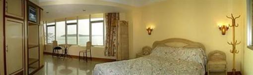 фото отеля New Beach Hotel and Restaurant