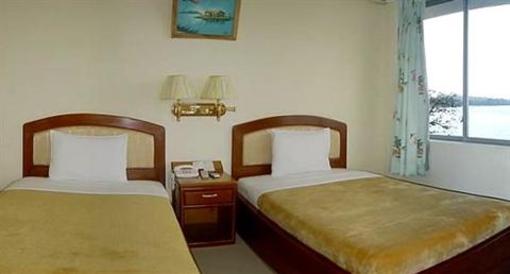 фото отеля New Beach Hotel and Restaurant