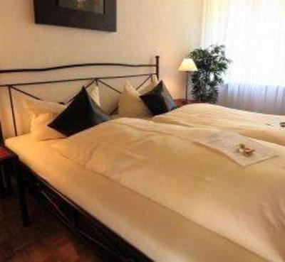 фото отеля Am Park Hotel Willich